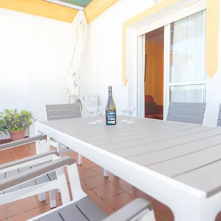Terraza Vista Piscina Apartamento